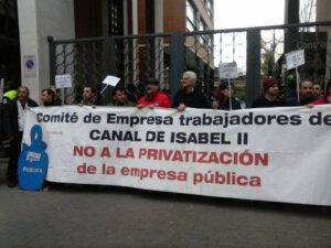 Concentración frente a la sede del Canal YII